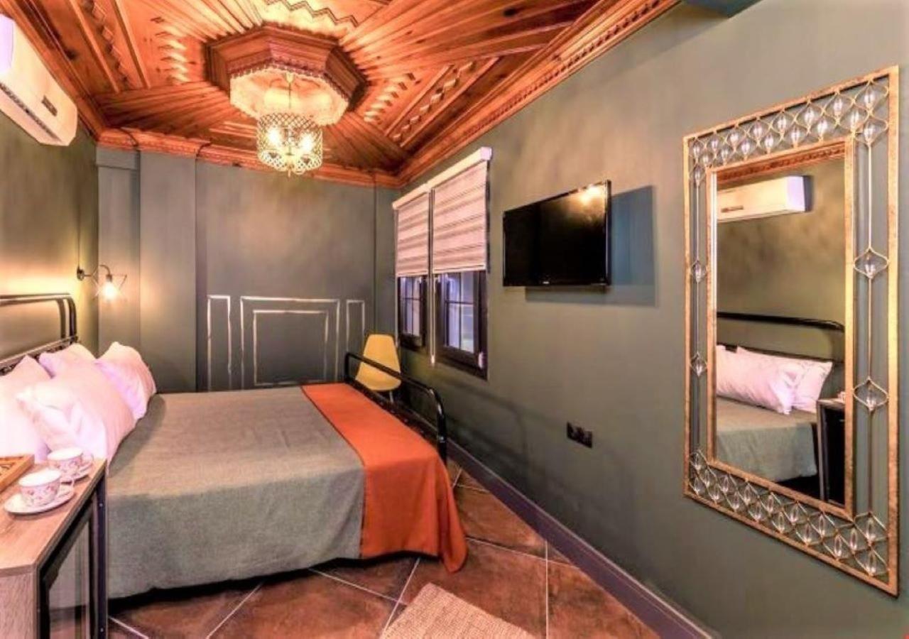 Sunset Boutique 3*